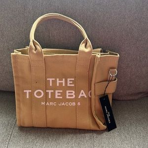 Knock off Marc Jacobs bag.